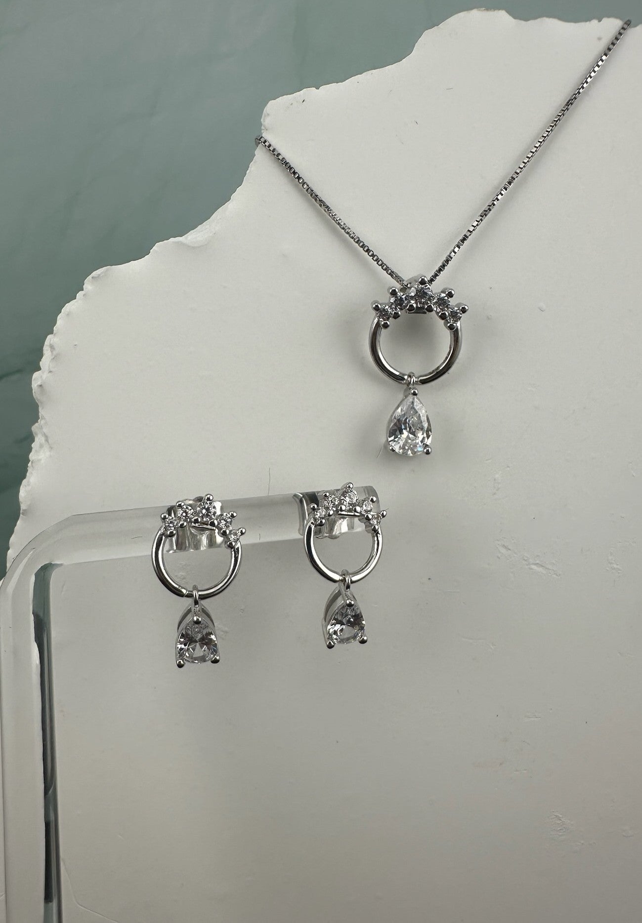 The Starlight Halo: 925 Italian Silver & Cubic Zirconia Suite