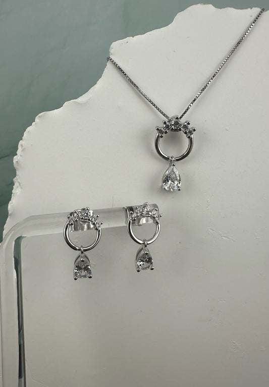 The Starlight Halo: 925 Italian Silver & Cubic Zirconia Suite