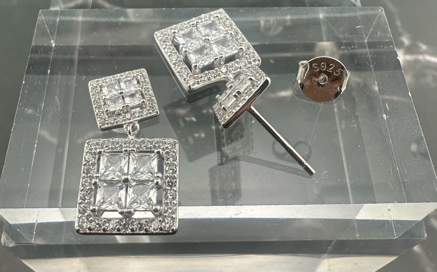925 The Quadra Splendore Drops: A Masterpiece in .925 Silver