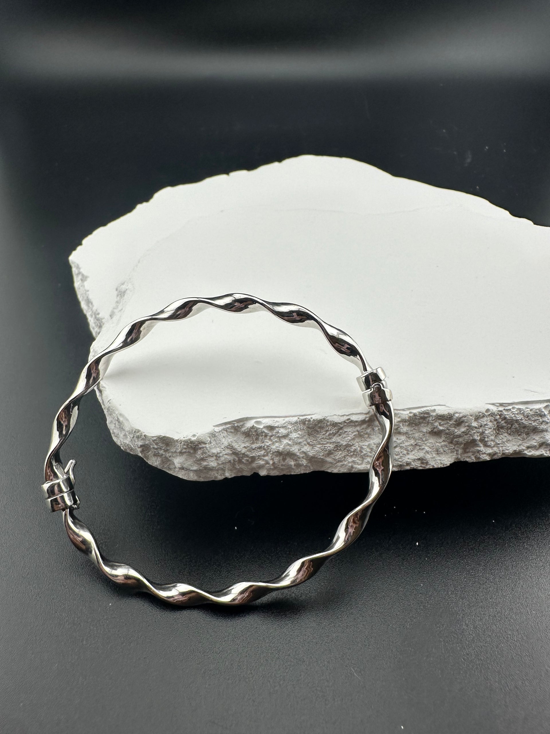 The Milano Twist: 925 Sterling Silver Twisted Bangle