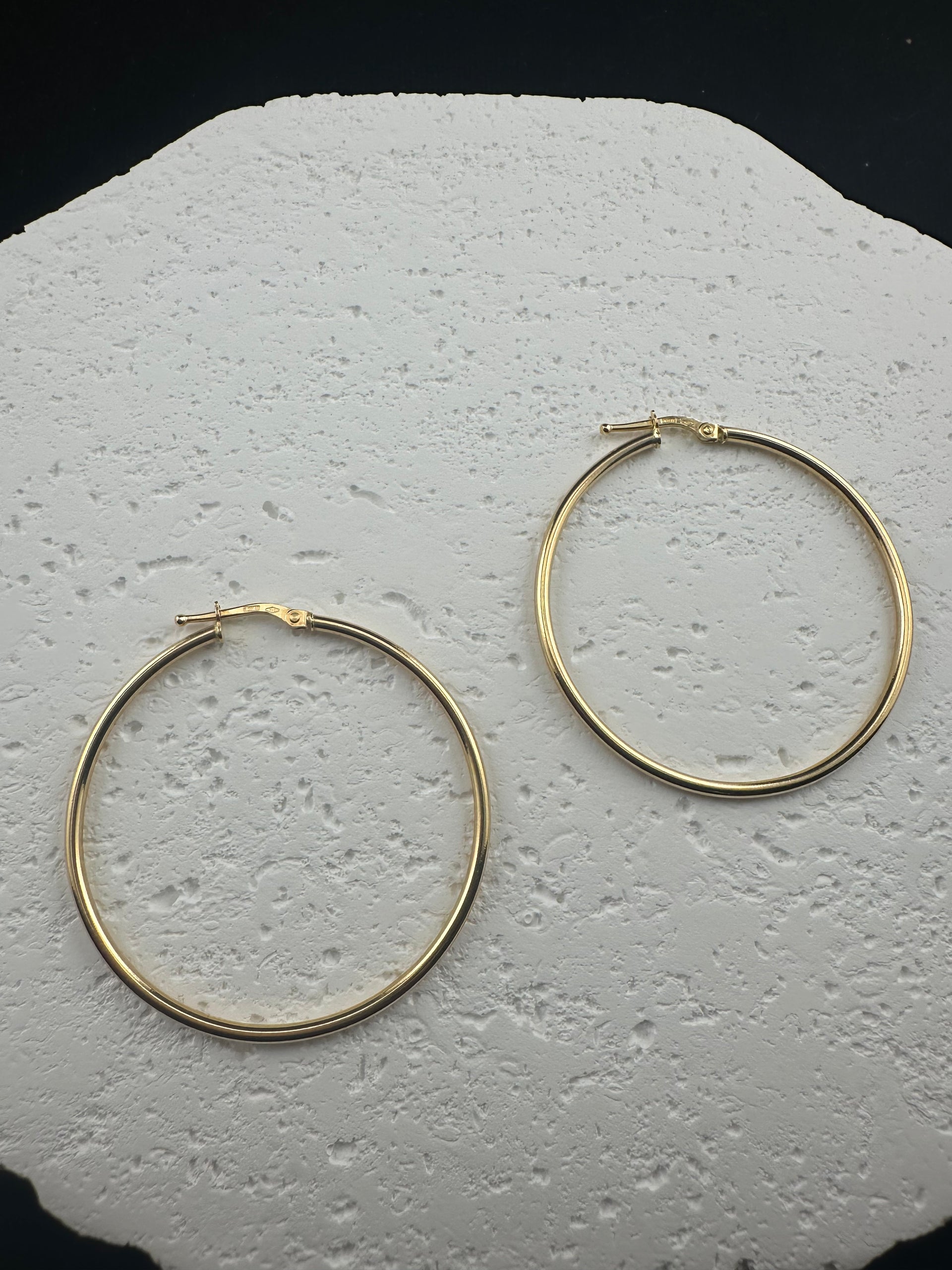 The Venetian Hoop: 18k Italian Gold High-Polish Earrings