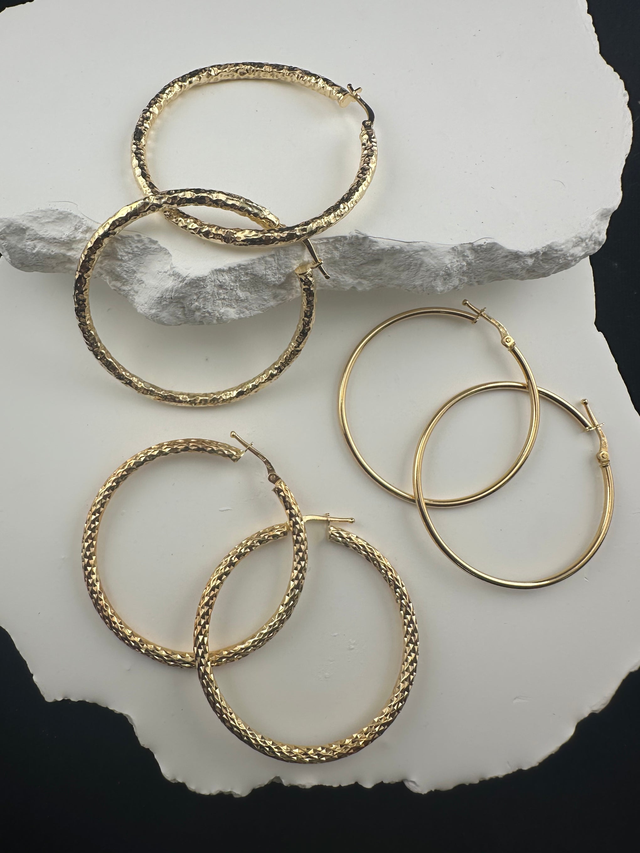 The Florentine Hoop: Handcrafted 18k Italian Gold Earrings