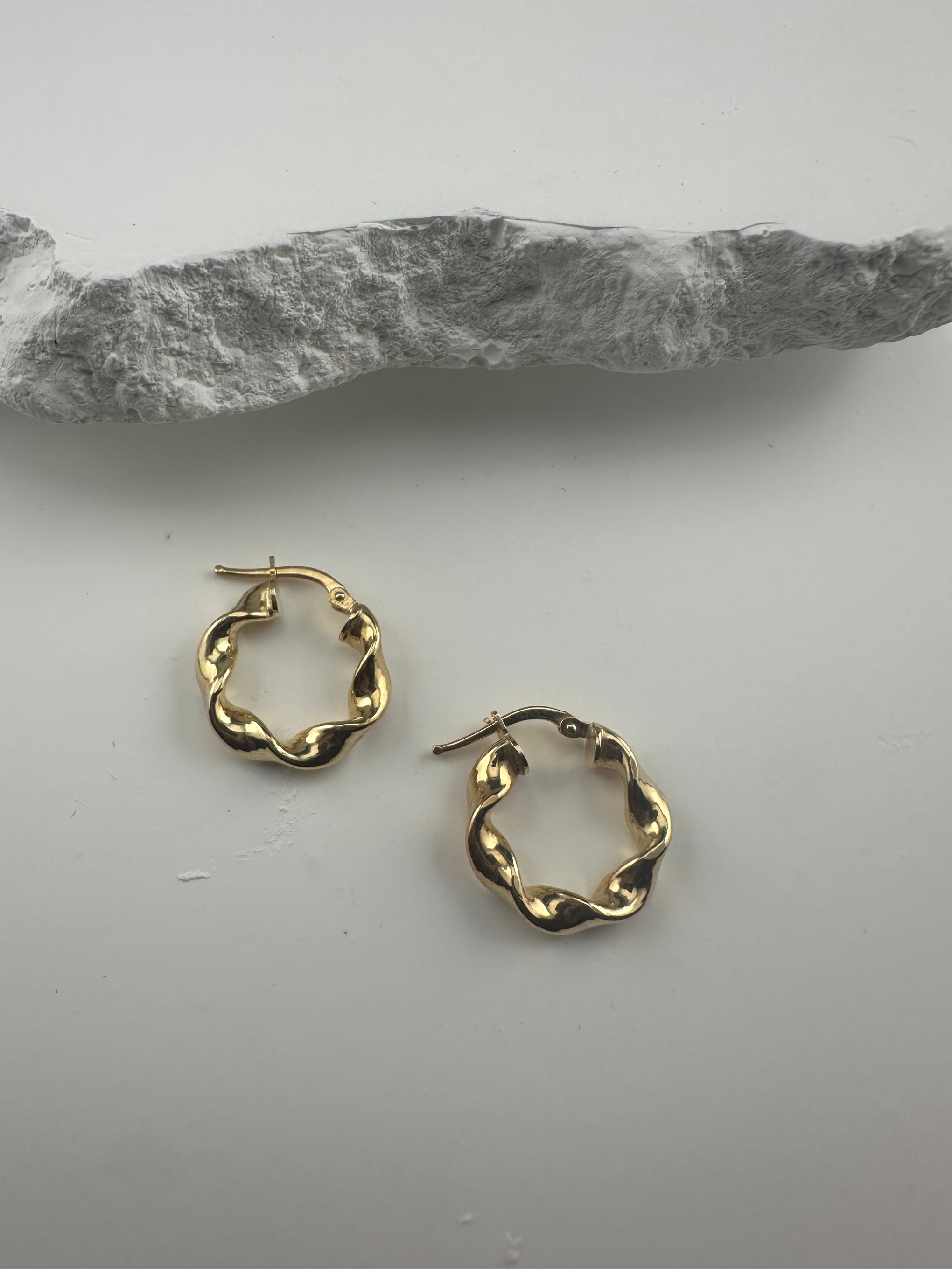 The Verona Twist: 18K Gold Vermeil Sculptural Hoops