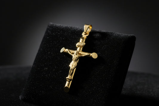 The Santuario Crucifix: A Legacy in 18k Italian Gold