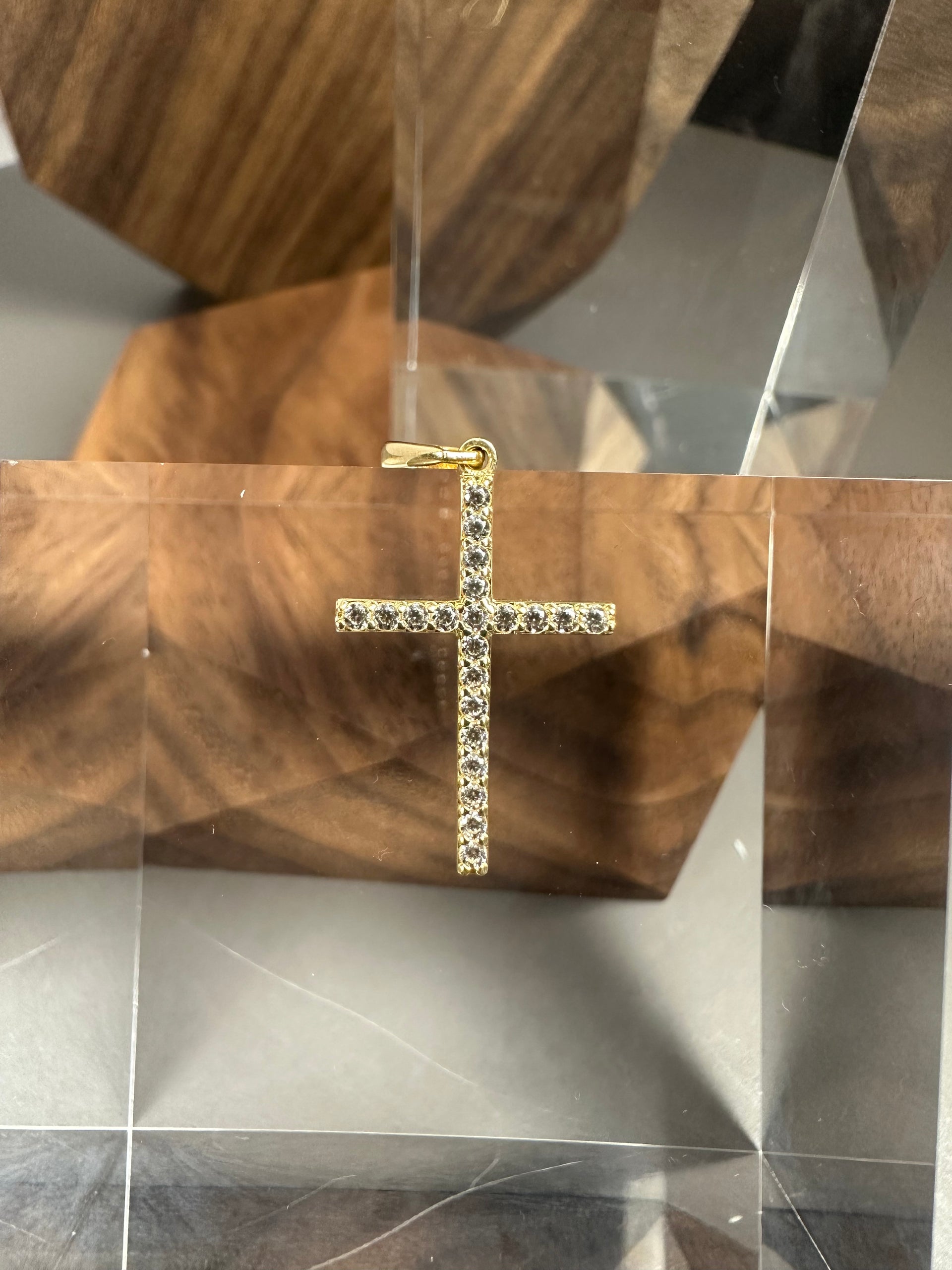 Luce di Roma — 18k Italian Gold Brilliant Cut Pavé Cross