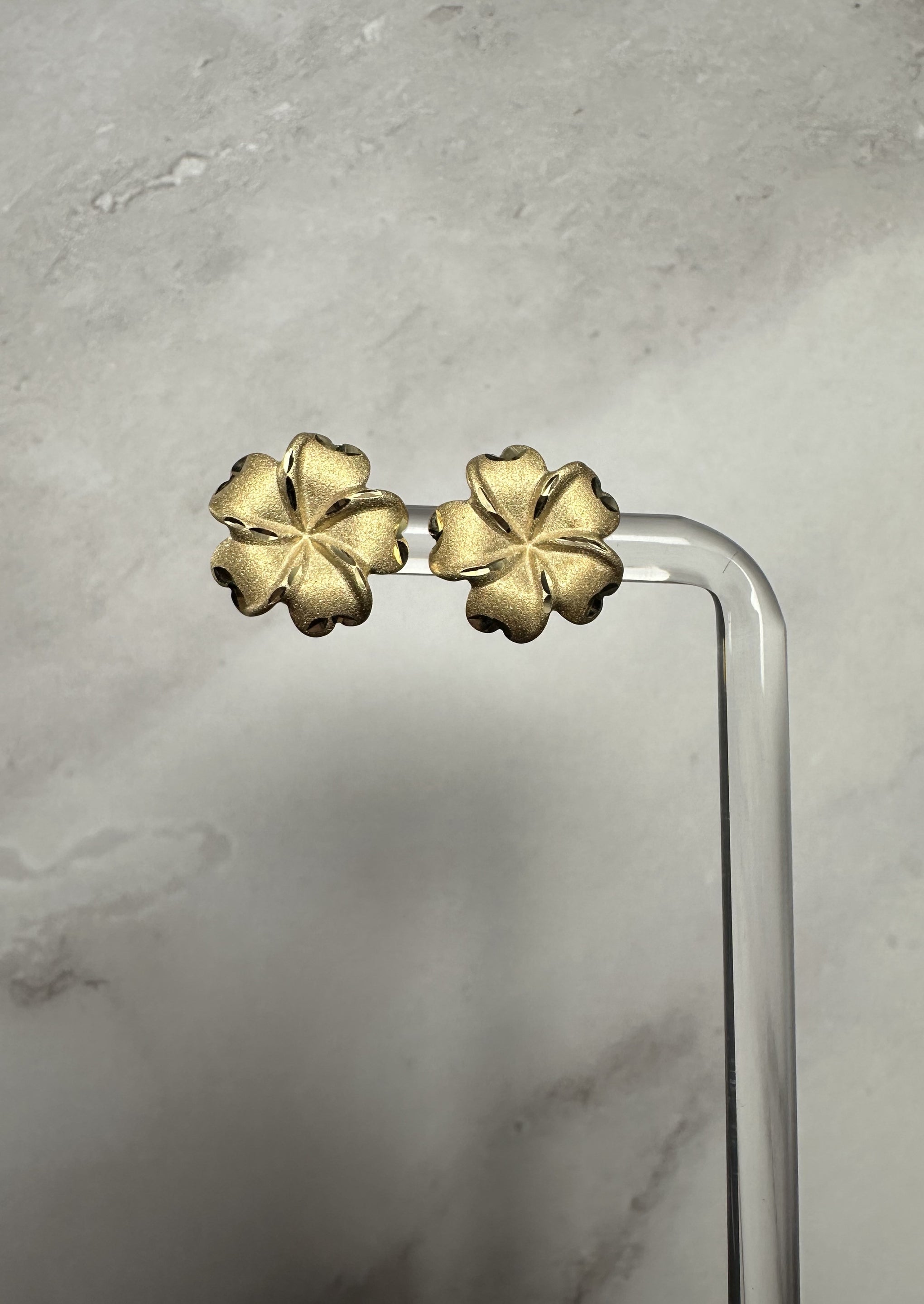 Luce Vellutata: Hand-Brushed 18k Yellow Gold Blossom Earrings