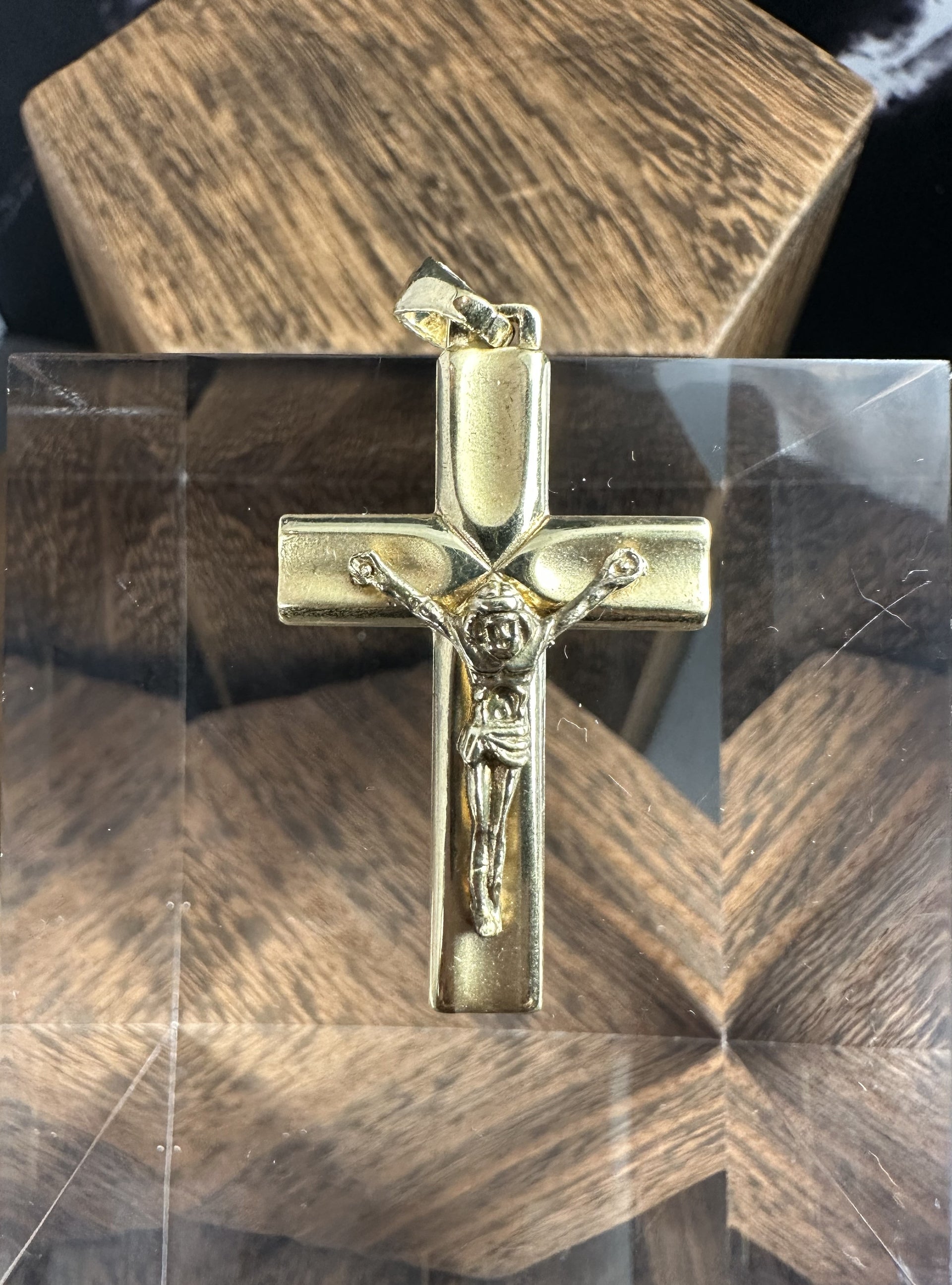 Il Crocifisso Moderno — 18k Gold Vermeil Concave Sculptural Cross