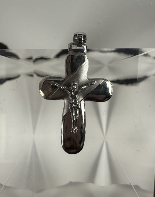 Luce e Ombra: Hand-Textured Satin & Polished Sterling Silver Crucifix