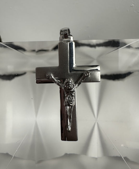 Luce e Ombra: Hand-Textured Satin & Polished Sterling Silver Crucifix