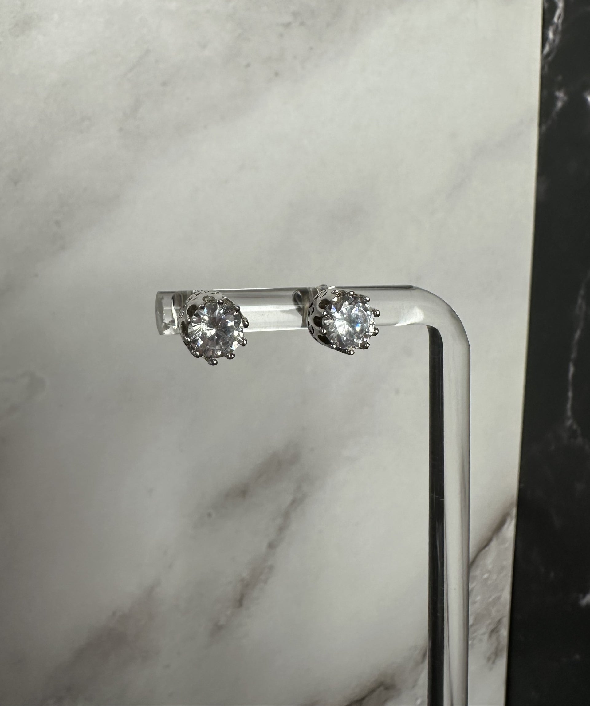 Brillante di Como: Hand-Finished Sterling Silver Crown Solitaire Earrings