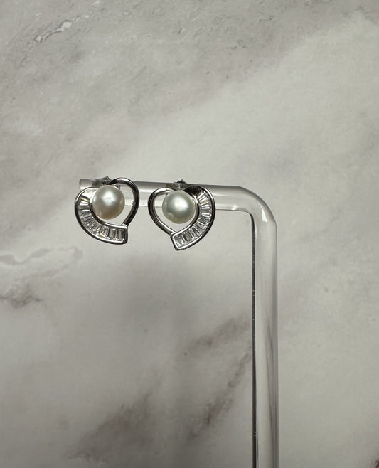 La Perla Radiosa — Italian 925 Silver Pearl & Baguette Fan Studs