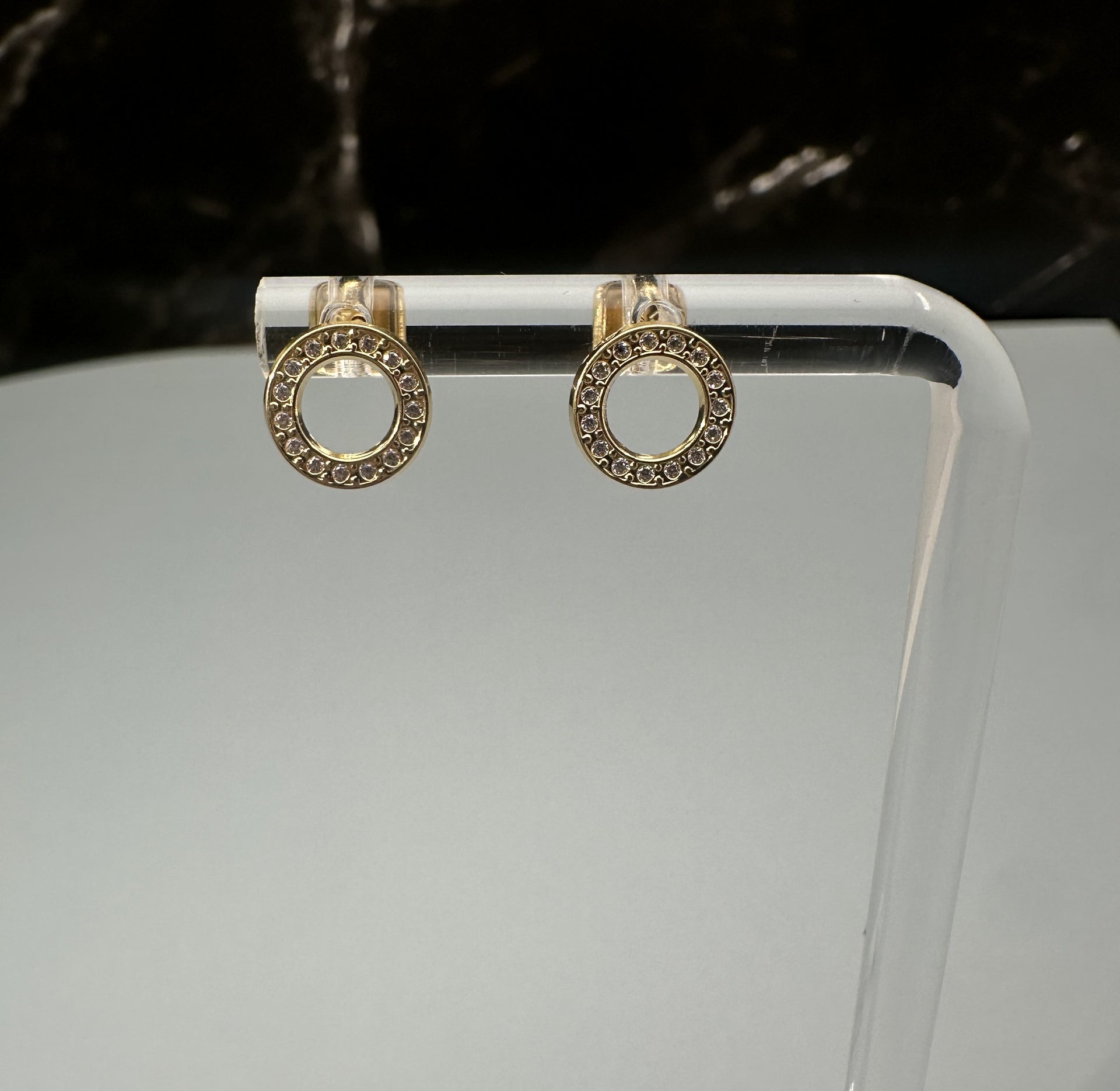The Aurelia Halo Studs: An Infinite Glow in 18k Gold