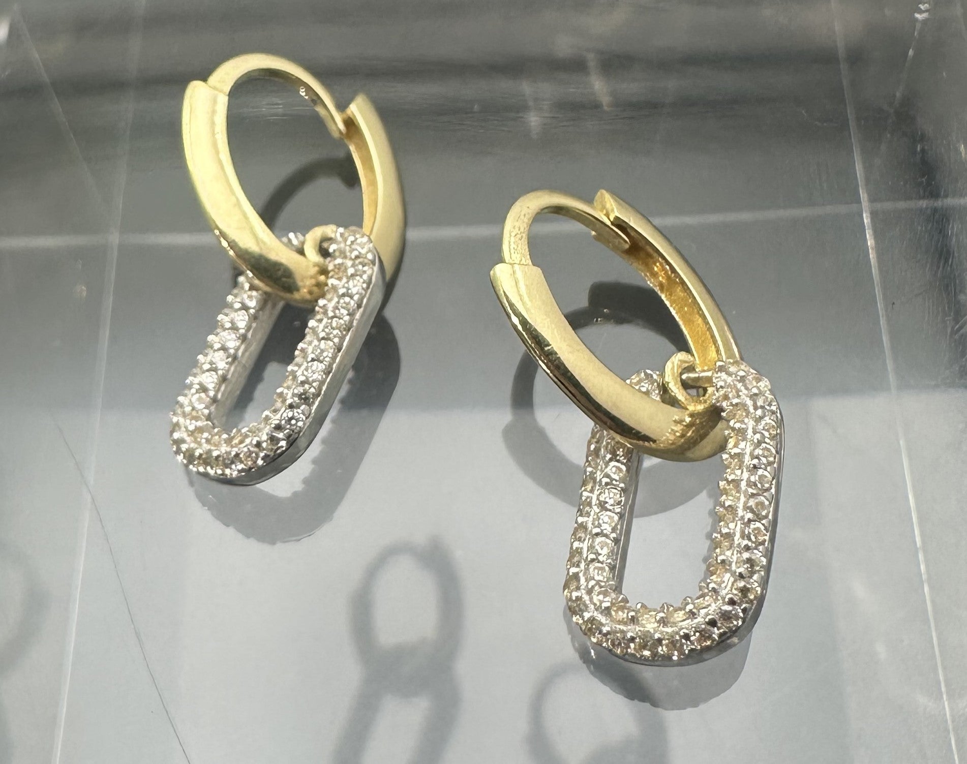 The Doppio Anello Drop: A Contemporary Masterpiece in 18k Gold