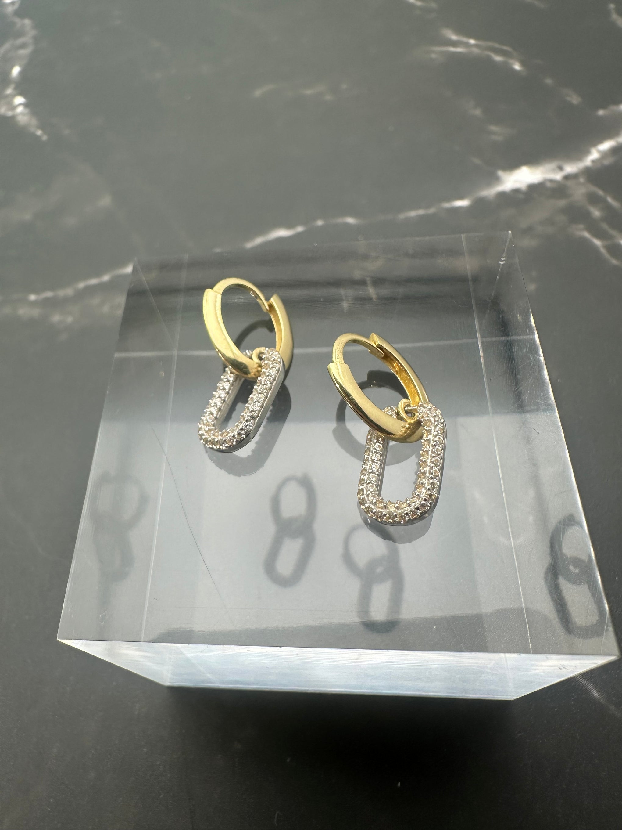 The Doppio Anello Drop: A Contemporary Masterpiece in 18k Gold