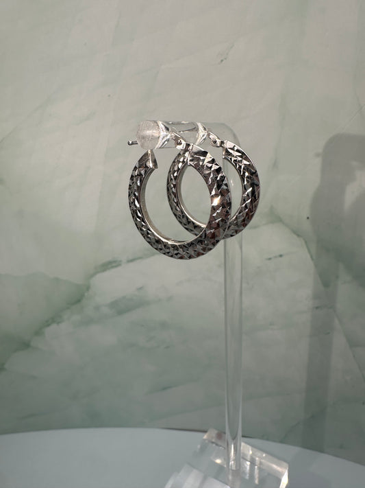 The Argento Sfaccettato Hoops: Sculptural Brilliance in .925 Silver