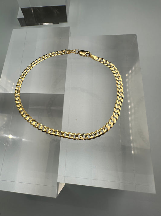 The Milano Curb: A Masterpiece in 18k Italian Gold