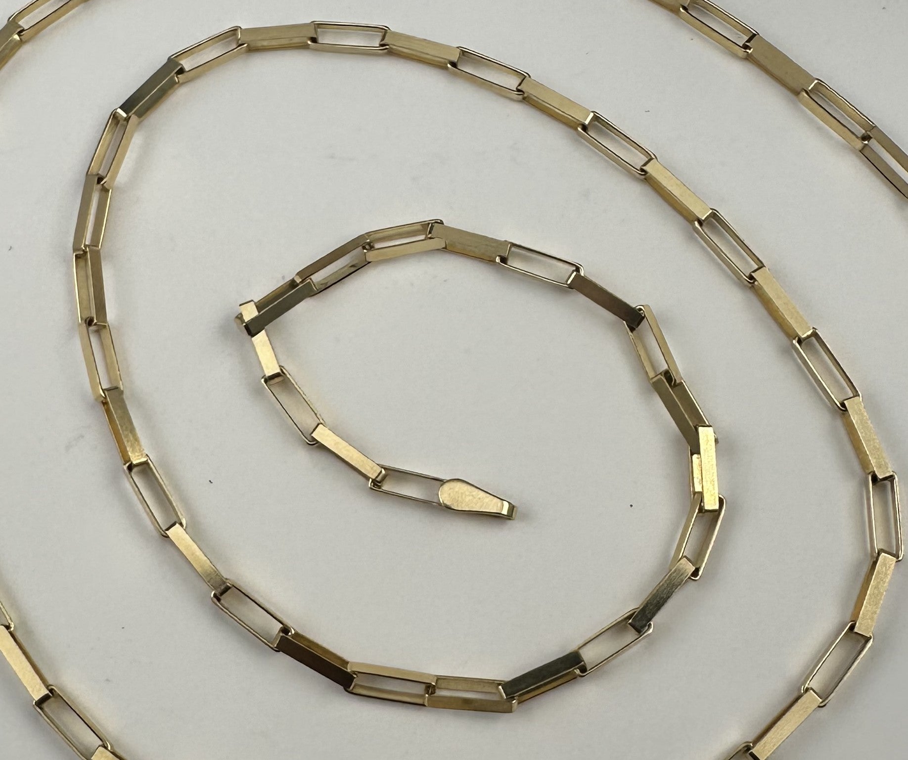 The Architettura Link: A 20-Inch Masterpiece in 18k Italian Gold