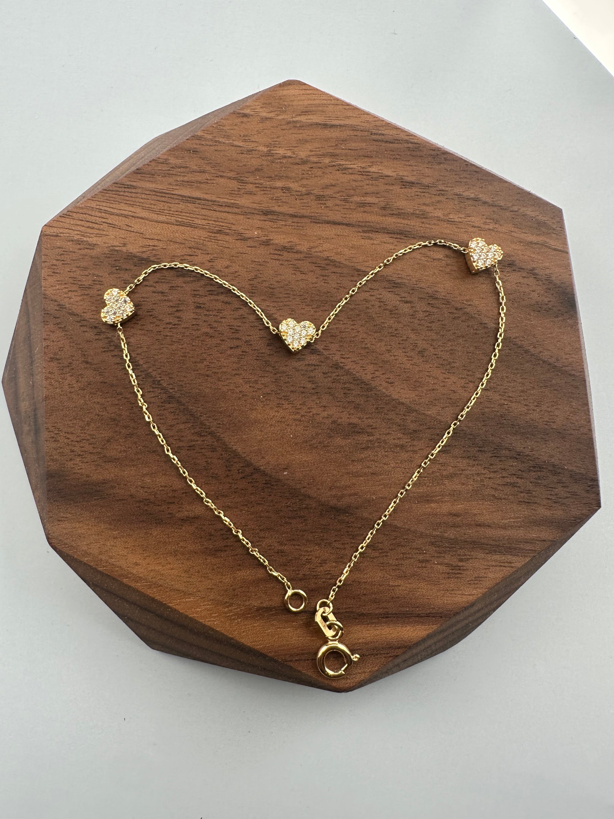 18k 7.75in The Trinità di Cuori Bracelet: A Masterpiece in 18k Italian Gold