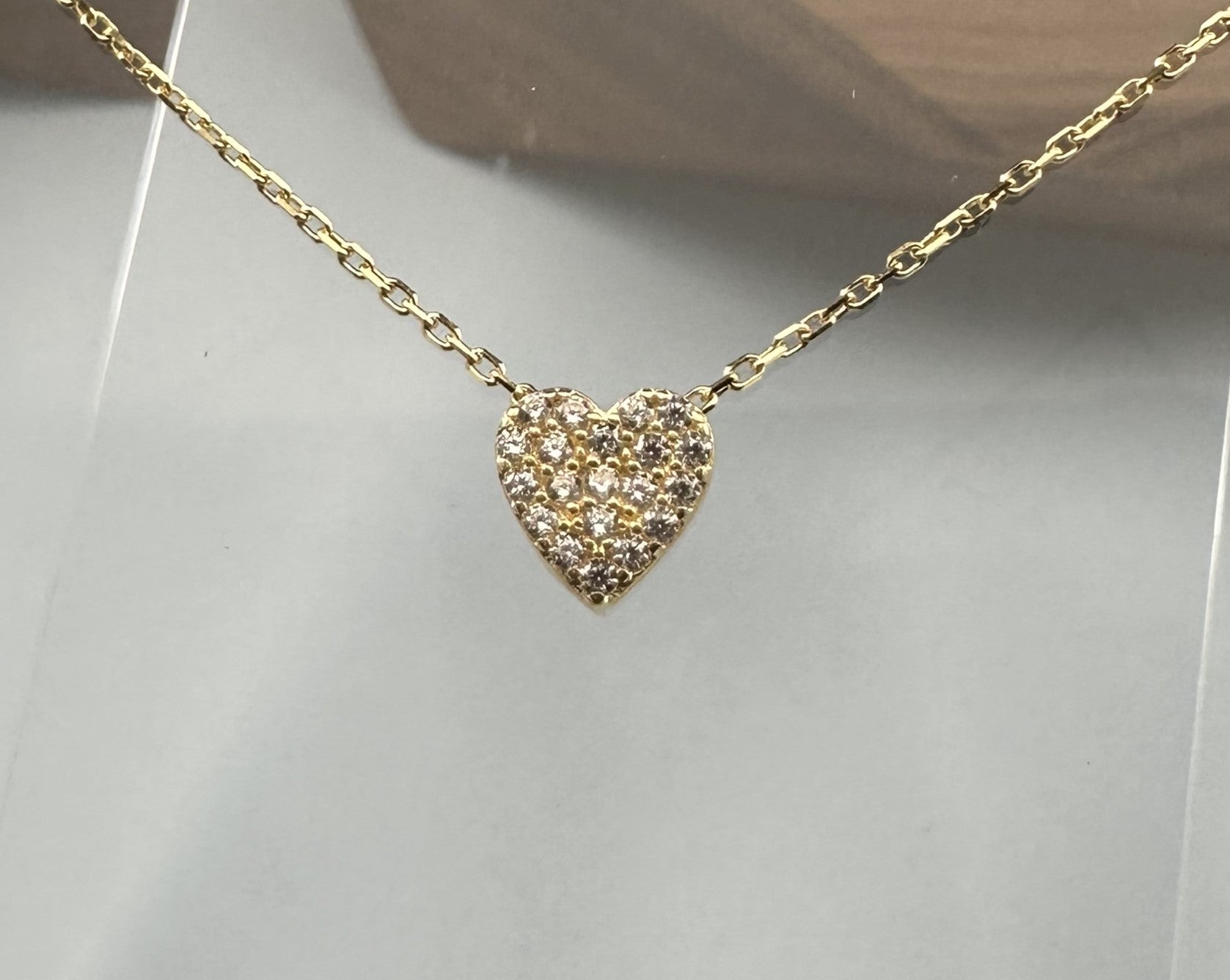 The Cuore Radiante Necklace: An 18-Inch Masterpiece in 18k Italian Gold