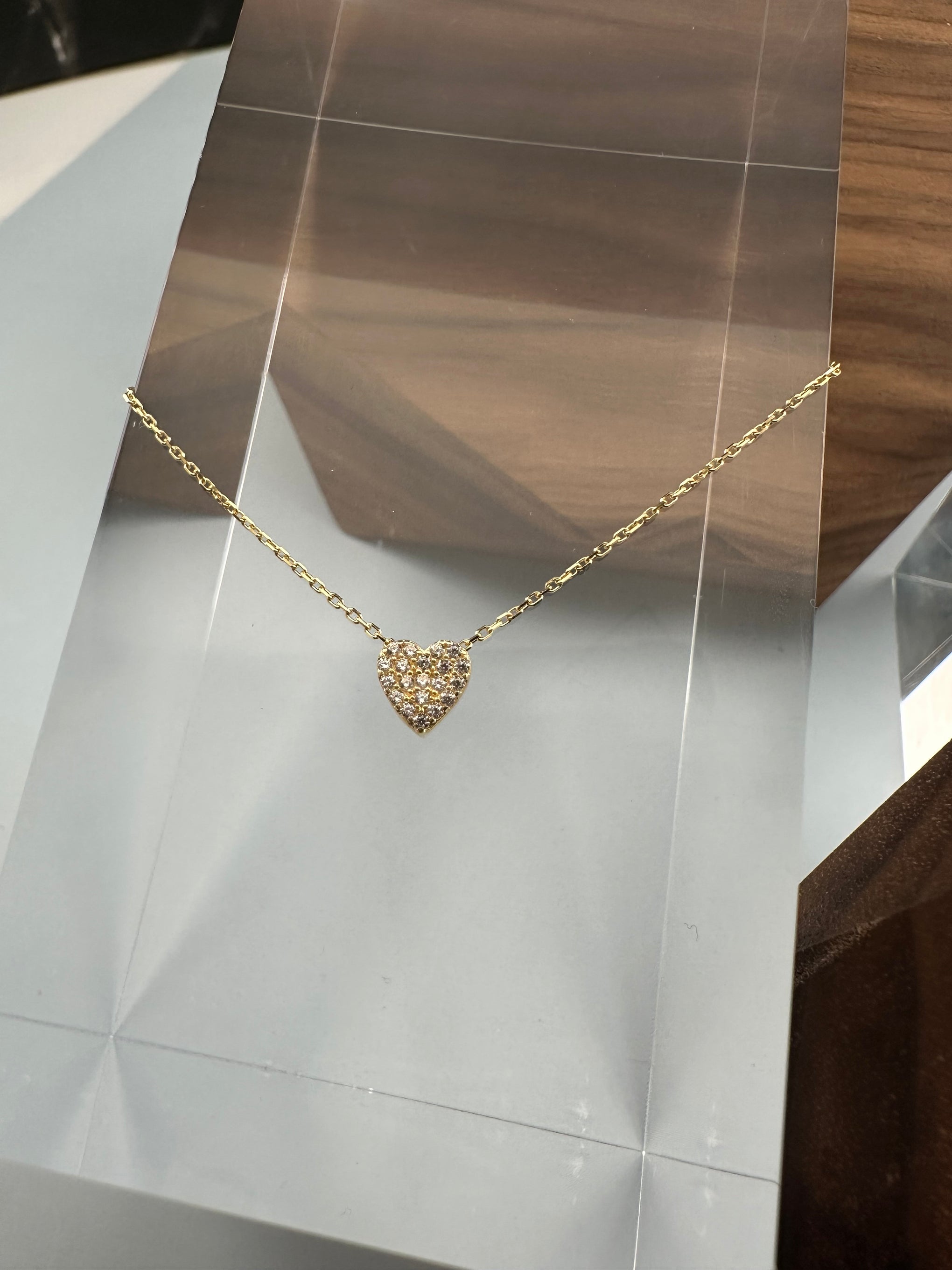 The Cuore Radiante Necklace: An 18-Inch Masterpiece in 18k Italian Gold