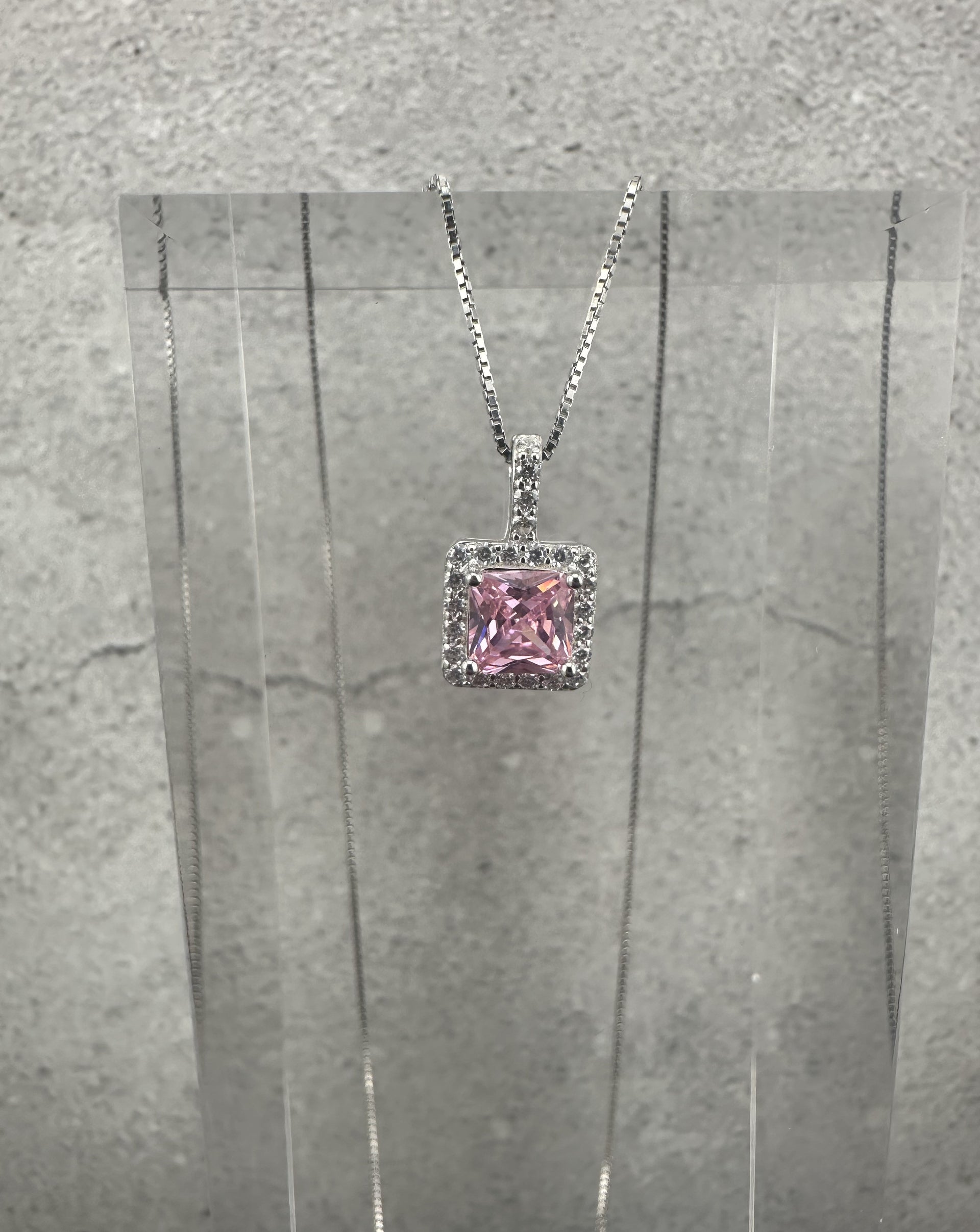 The Ghiaccio Rosa Halo: A Vision in Blush and .925 Silver