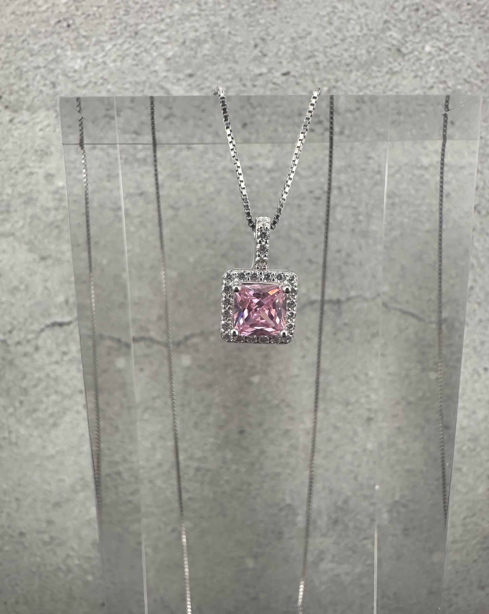 The Ghiaccio Rosa Halo: A Vision in Blush and .925 Silver