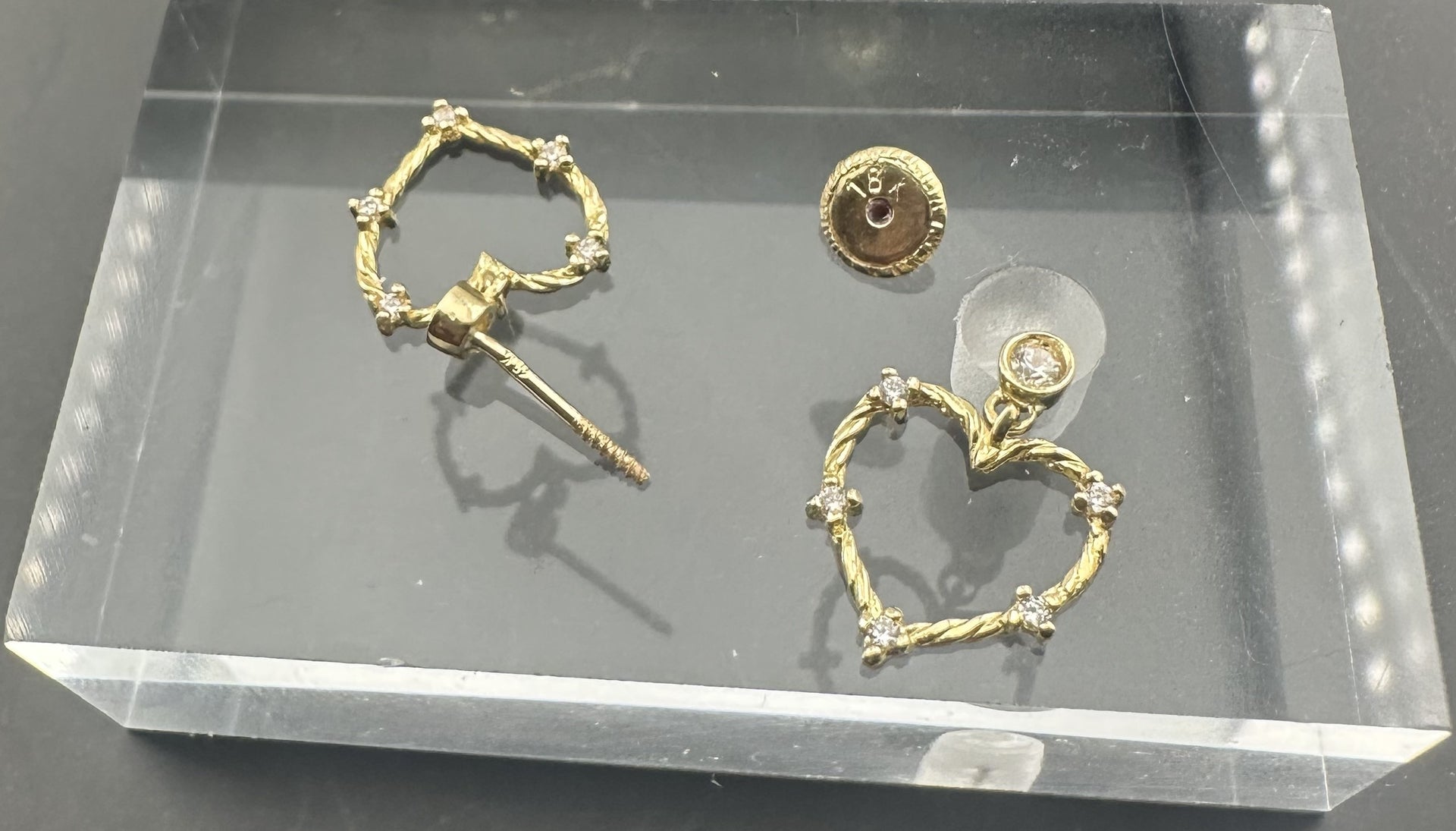 The Amore Intrecciato Drops: A Masterpiece in 18k Italian Gold