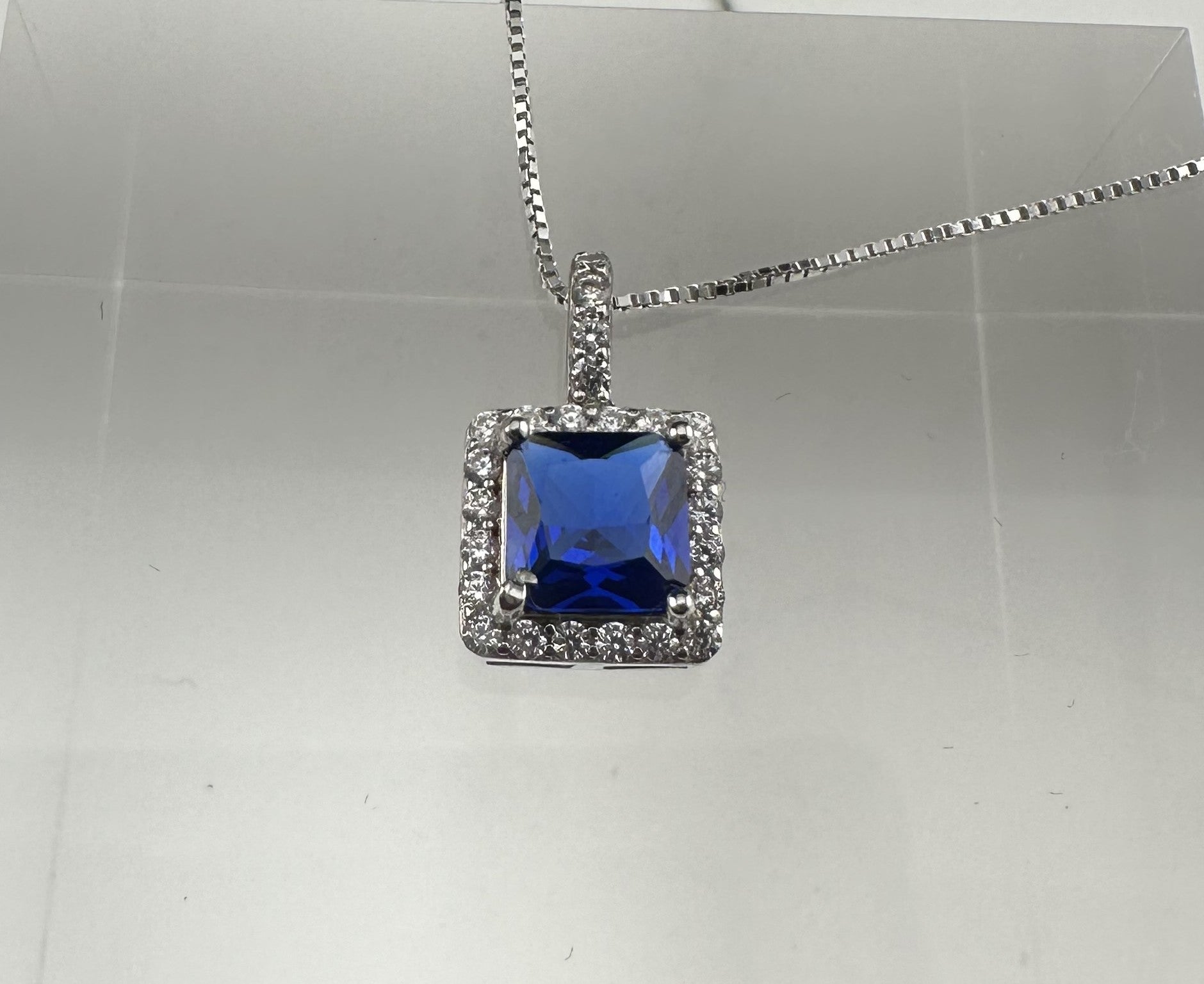 The Notte d'Azzurro Halo: A Regal Masterpiece in .925 Silver