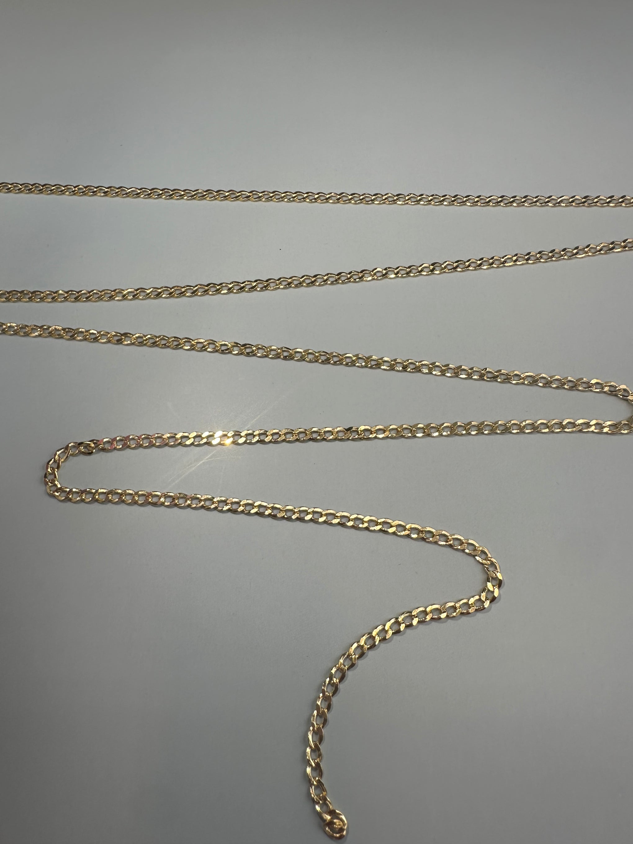 The Milano Curb: A Foundation in 14k Italian Gold