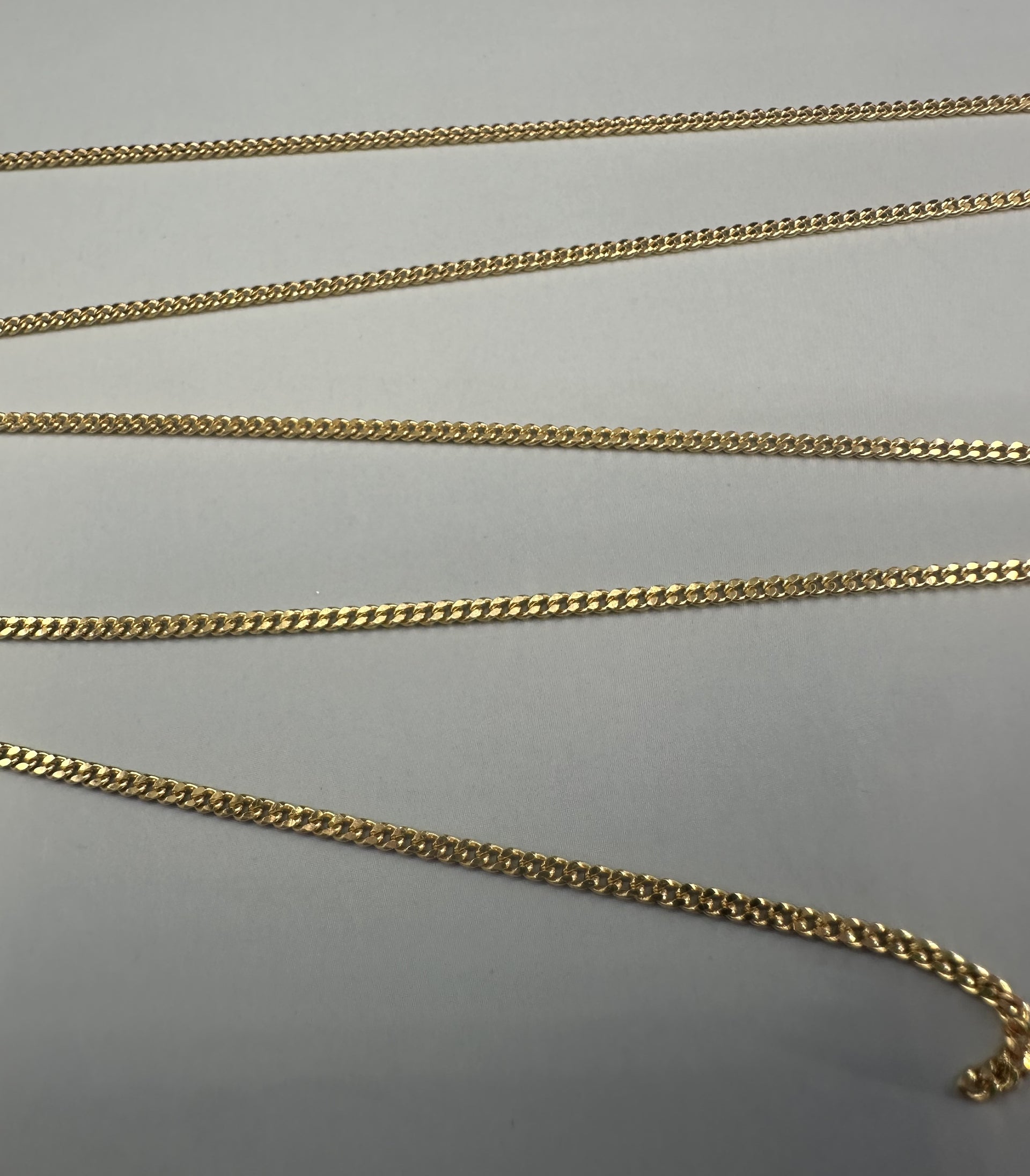 The Milano Curb: A Foundation in 14k Italian Gold