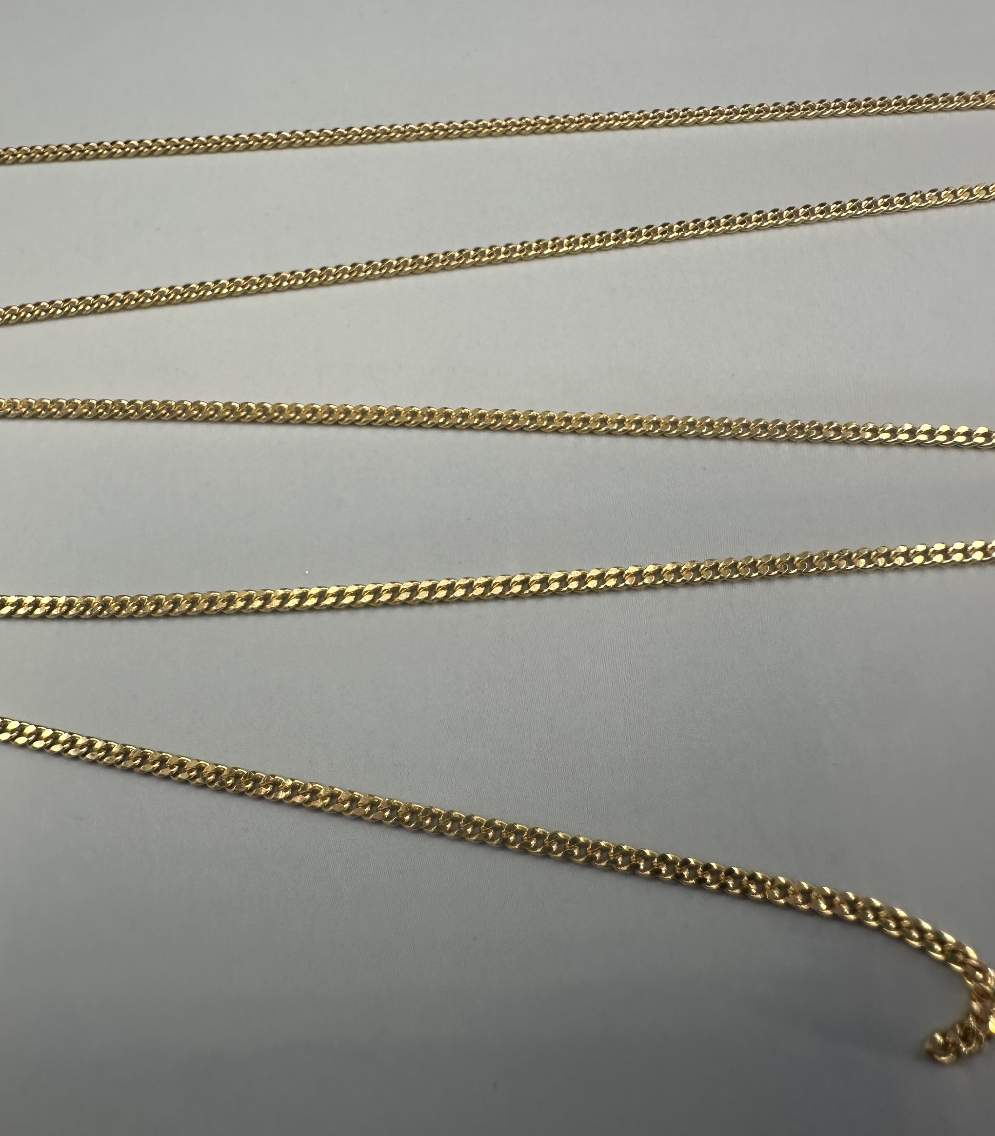 The Milano Curb: A Foundation in 14k Italian Gold